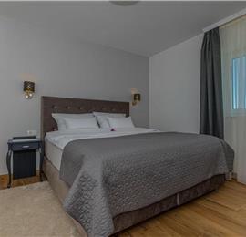 5 bedroom villa with pool near Crikvenica, sleeps 10